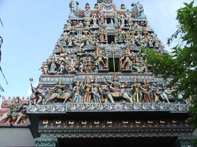 Гопурам храма Шри Шриниваса Перумал