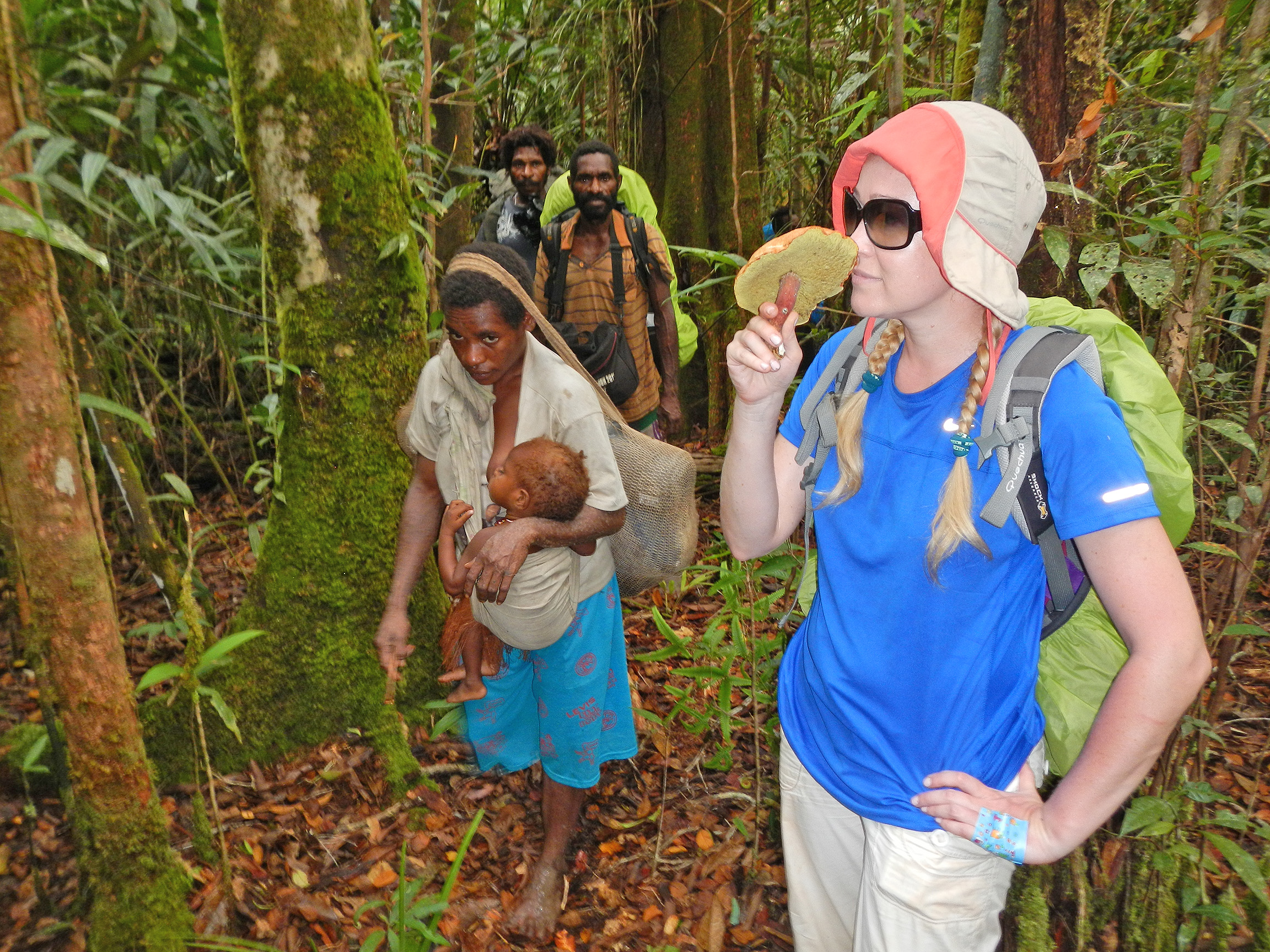 Каннибалы Папуа, в джунгли с палаткой