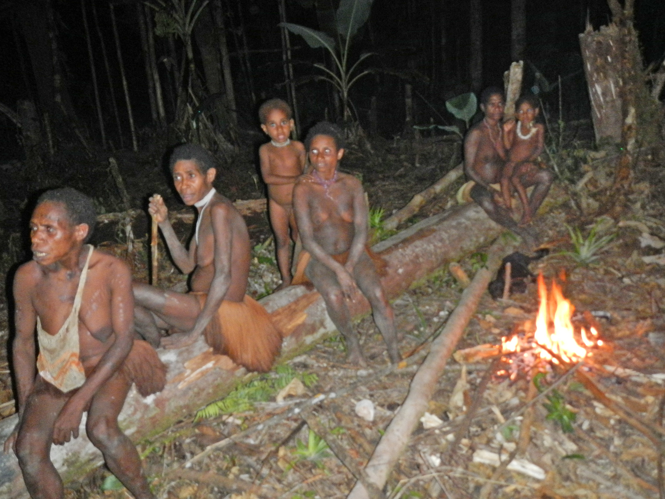 Каннибалы Папуа, в джунгли с палаткой
